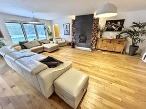 Lounge area- click for photo gallery